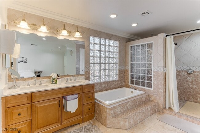 Building Photo - 2121 Rosanna St