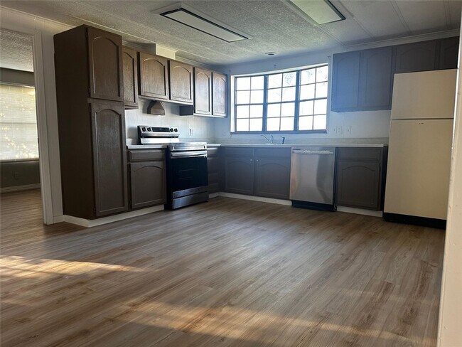 Building Photo - 7433 Grubbs Rd