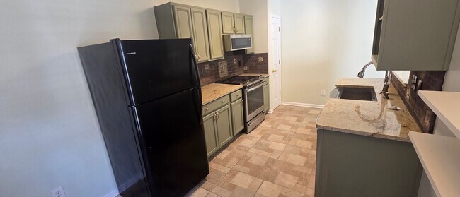 Building Photo - 5982 Fox Ridge Ln