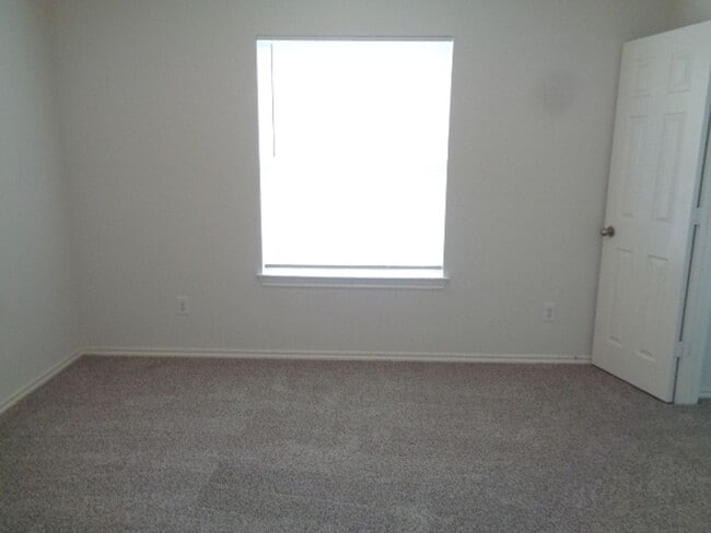 Building Photo - Beautiful 3BR Townhome in Villas of Oakwood Glen – Klein ISD