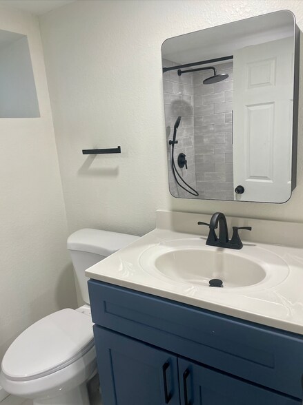 Building Photo - 846 42nd St