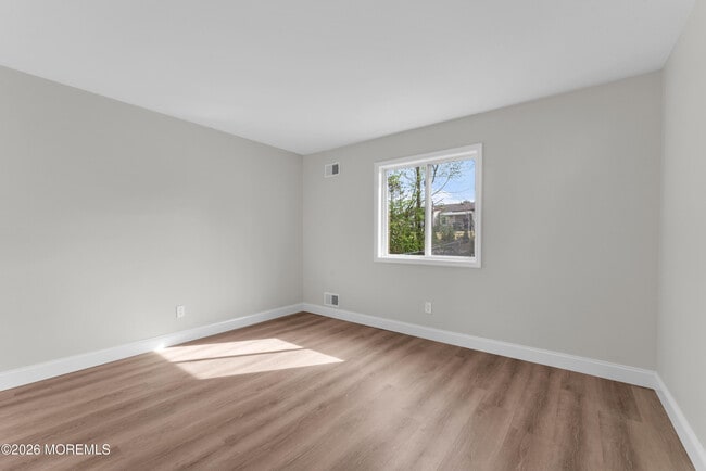 Building Photo - 117 Schooner Ave