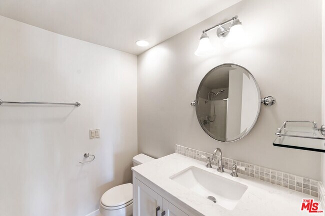 Building Photo - 17087 Palisades Cir