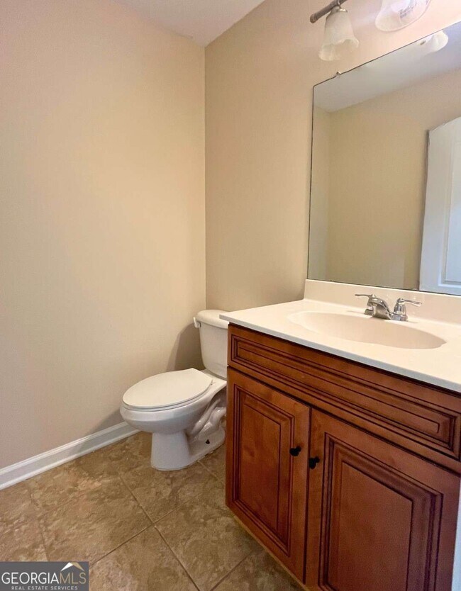 Building Photo - 303 Gary Cir