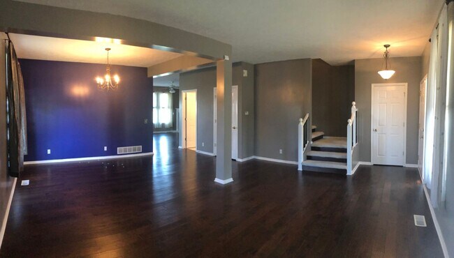 Building Photo - Home for rent in Bellevue!
