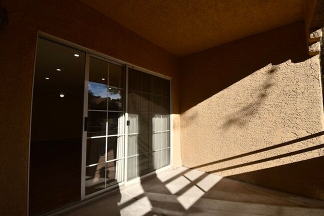 Building Photo - Cozy 2 Bed 2 Bath Condo at Canyon Gate