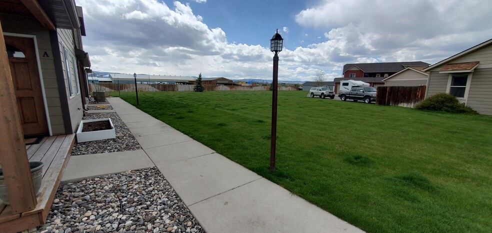 Building Photo - 36 Talon Way