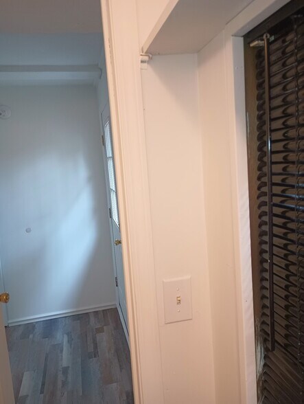 Building Photo - 101 Woodcrest Dr