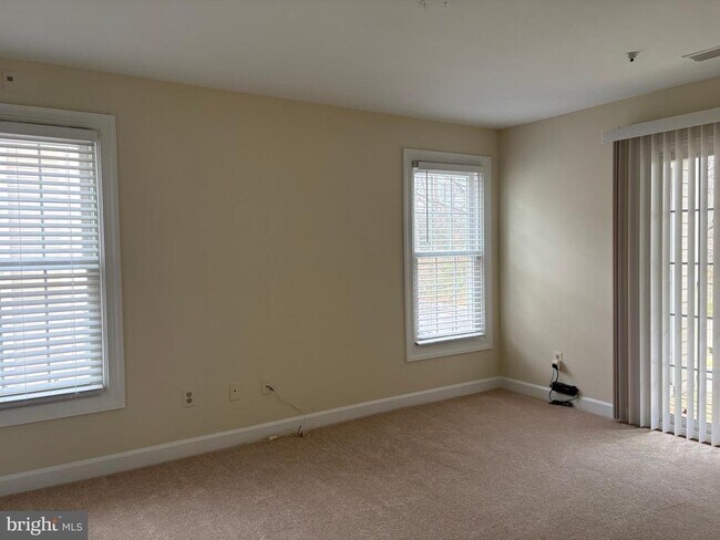 Building Photo - 12233 Fairfield House Dr