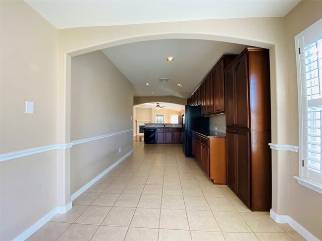 Building Photo - 24638 Lakecrest Village Dr