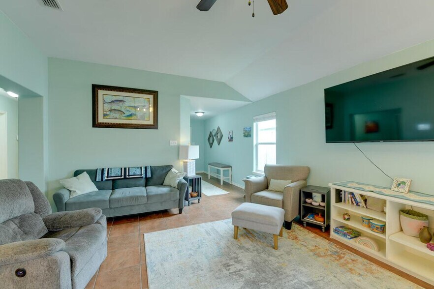 Building Photo - 1509 Oak Harbor Dr