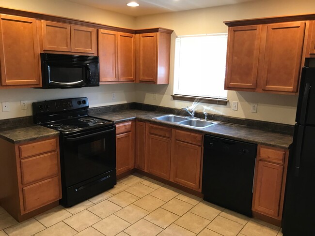 Building Photo - 601-603 Glenstone Dr.