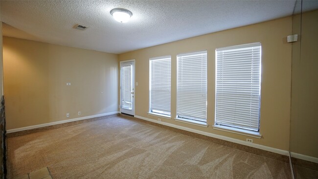 Building Photo - 2277 S Kirkwood Rd