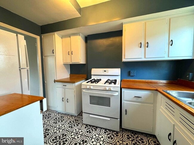 Building Photo - 1726 Preston Rd