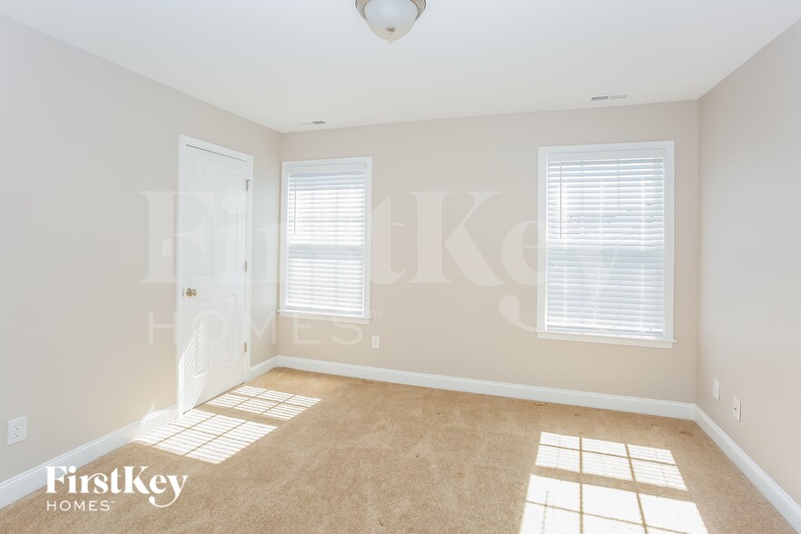 Building Photo - 3277 Westridge Ln SW