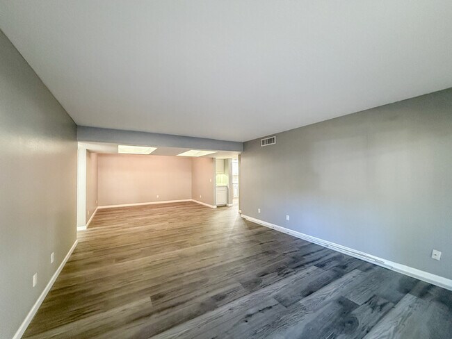 Building Photo - 5110 N 31st Way