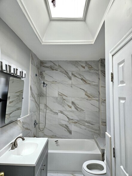 Bathroom - 5463 Arlington St