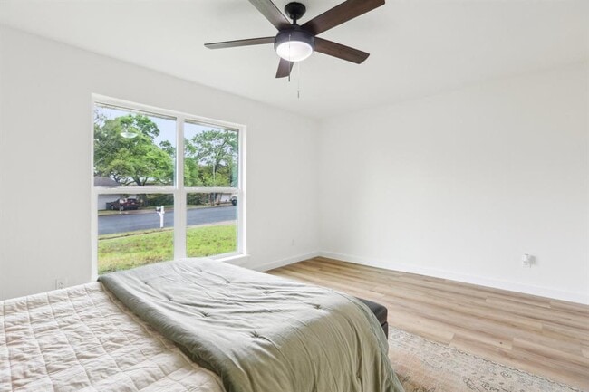 Building Photo - 2104 Malvern Hill Dr