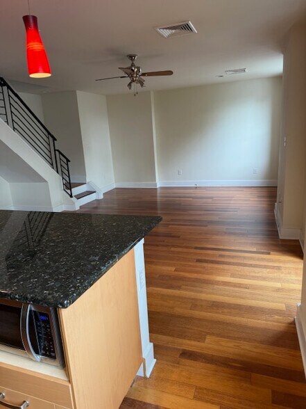 Building Photo - 3426 Conrad St