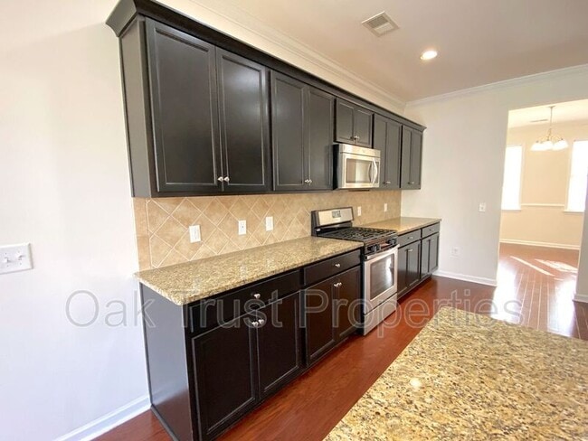 Building Photo - 8145 Ronda Dr