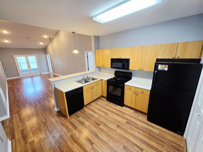 Building Photo - Blue Seas Properties -3