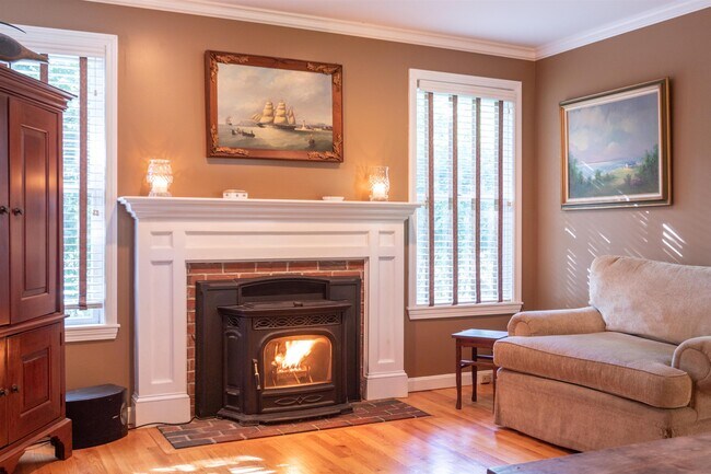 Building Photo - 12 Morningstar Dr