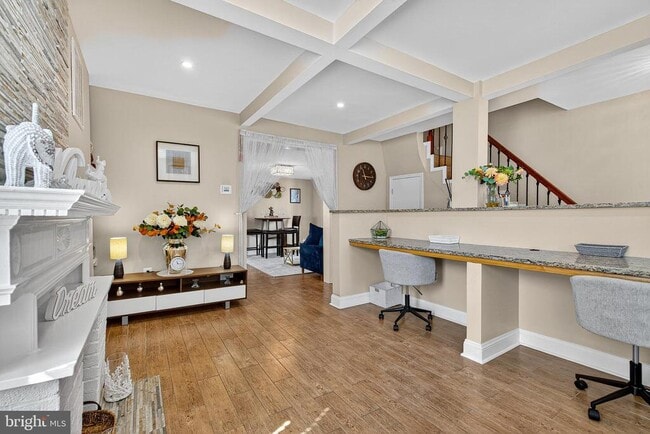 Building Photo - 426 Main St