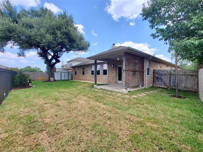 Building Photo - 14829 Fernhill Dr