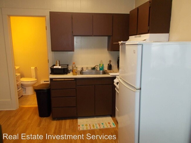 Building Photo - 1014-1016 M.L.K. Jr Way