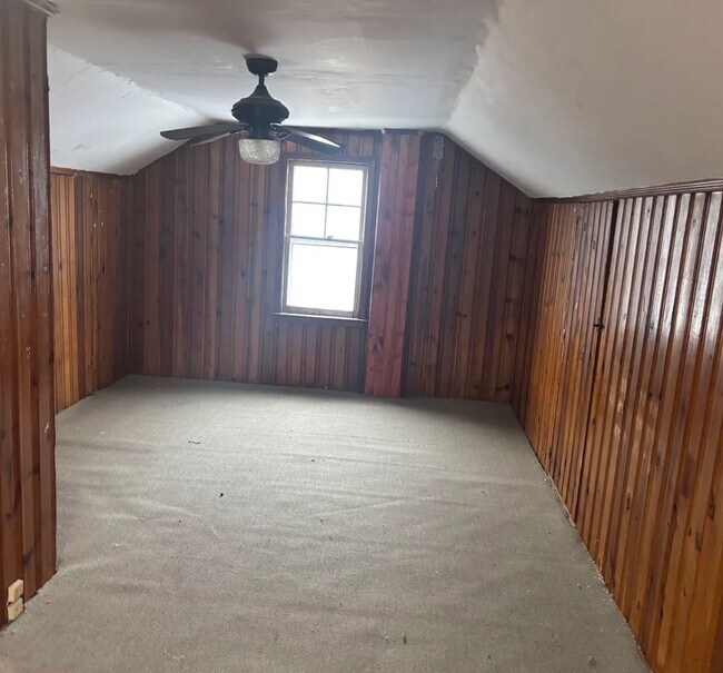 Building Photo - 3 bedroom bungalow~~