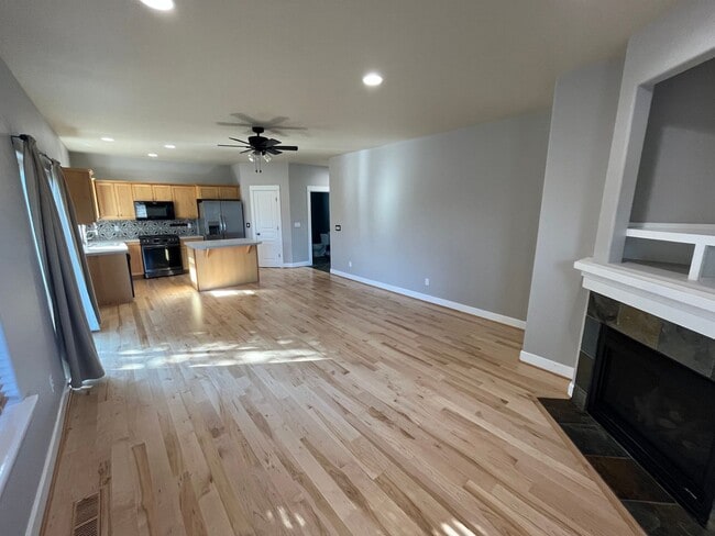 Building Photo - Beautiful and Spacious 4 Bed/2.5 Bath Home in NW Bend