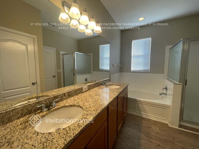 Building Photo - 411 Thicket Crest Rd