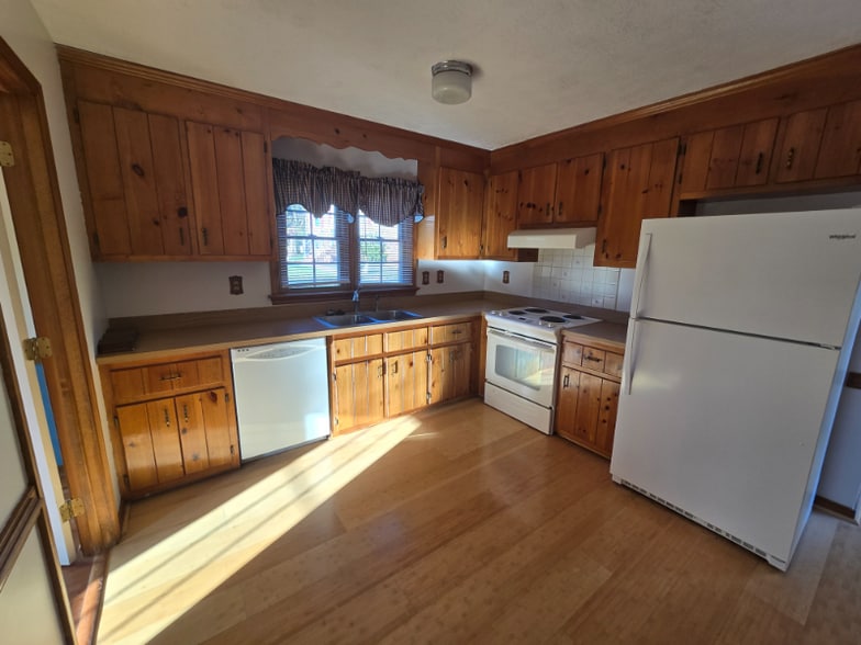 Building Photo - 8300 Banshire Ct