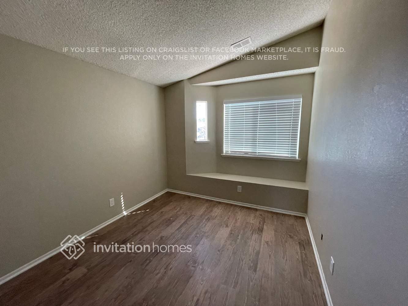 Building Photo - 4721 Cocina Ln