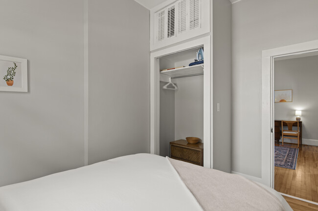 Building Photo - 125 W Circular St