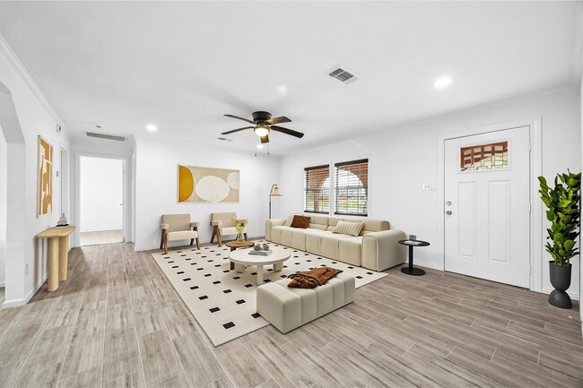 Building Photo - 609 Avenue M