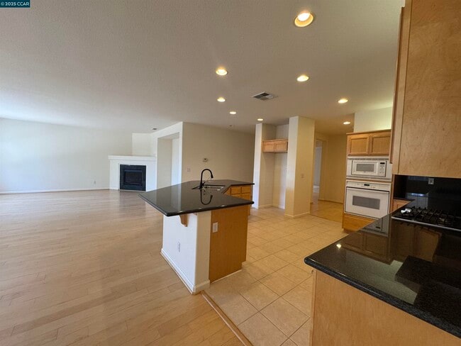 Building Photo - 4641 Palomino Way