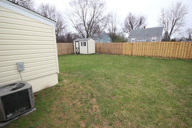 Building Photo - Renovated 2 Bedroom, 1 Bath Single-Family Home