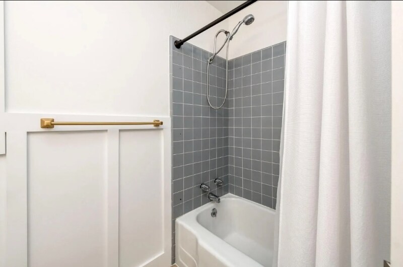 Building Photo - 5641 E Austin Way