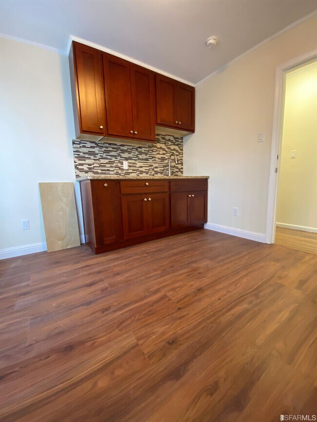 Building Photo - 67 Parkwood Dr