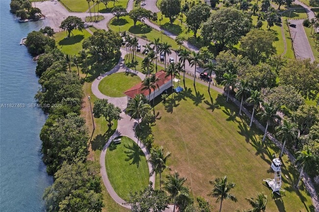 Building Photo - 669 NE 60th St