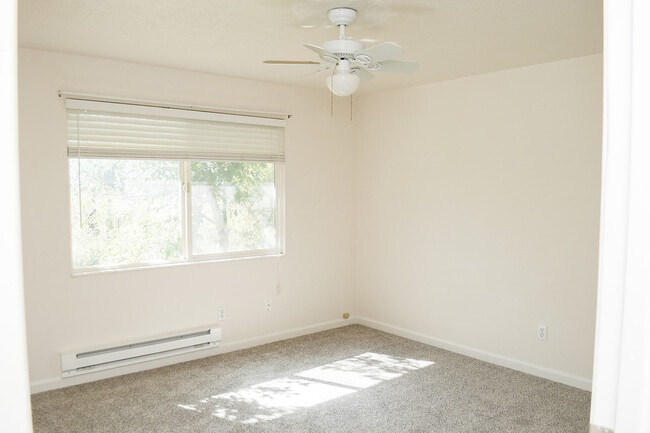 Building Photo - 225 W 500 S