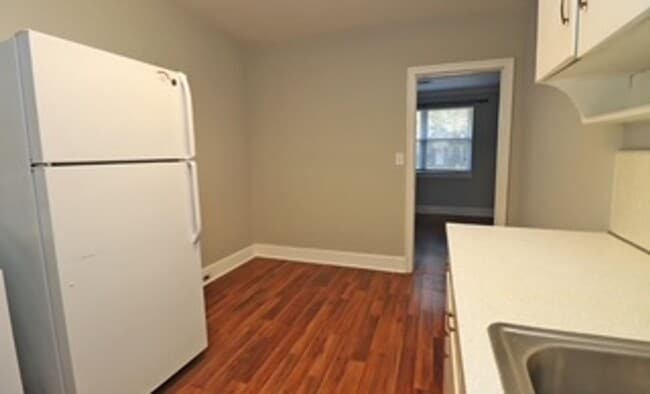 Building Photo - Cozy 2-Bedroom Duplex in Southeast Columbia – Brandon Acres!