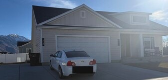 Building Photo - 1322 E 750 S