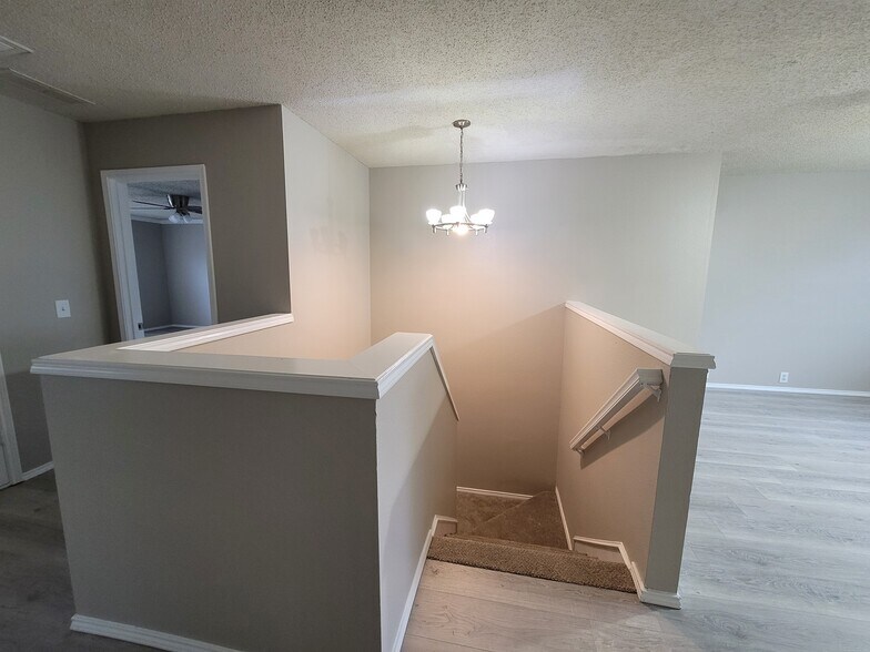 Building Photo - 4203 Falcon Dr
