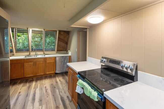 Building Photo - 3270 Huelani Dr