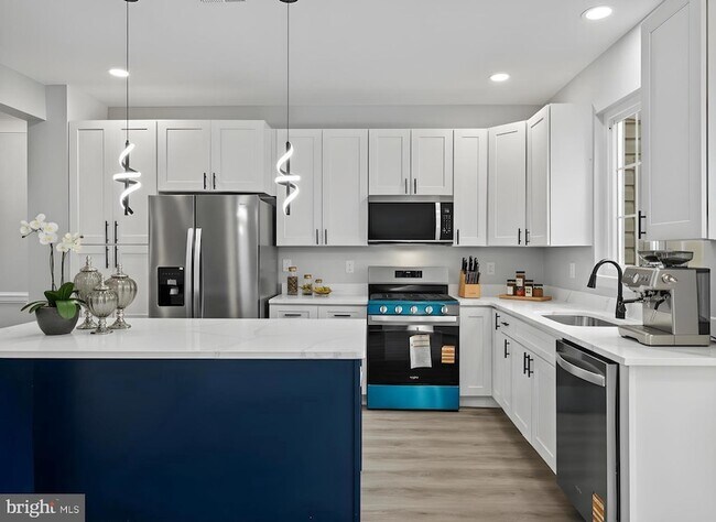 Building Photo - 13133 Park Crescent Cir