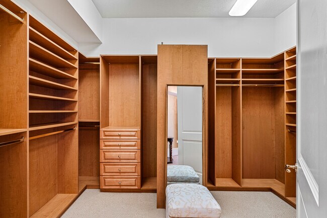 Building Photo - 5310 N Ocean Dr