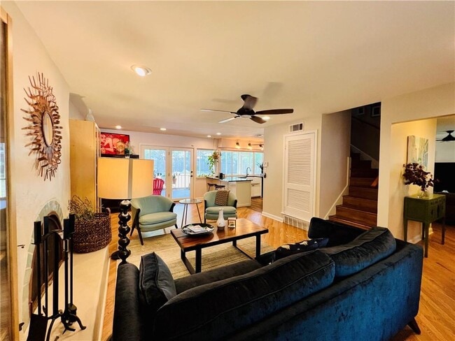 Building Photo - 4004 Hyridge Dr