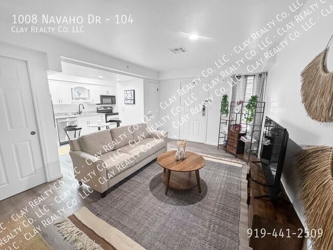 Building Photo - 1008 Navaho Dr